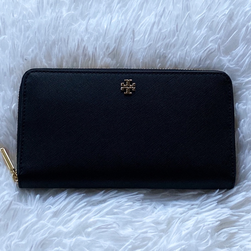 NWT Tory Burch Emerson Zip Continental Wallet